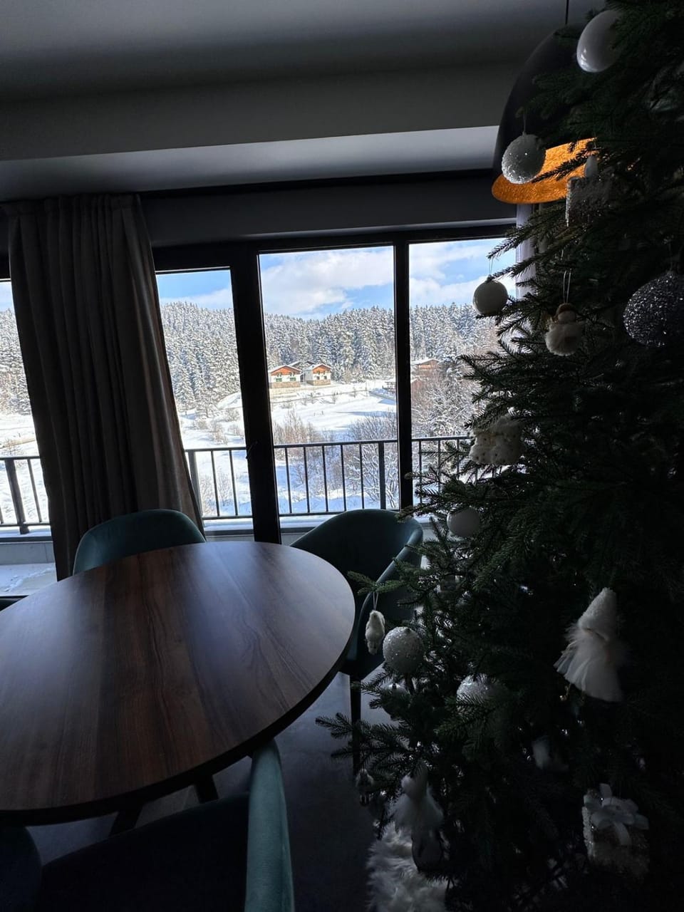 View (from property/room), Dining area, Mountain view