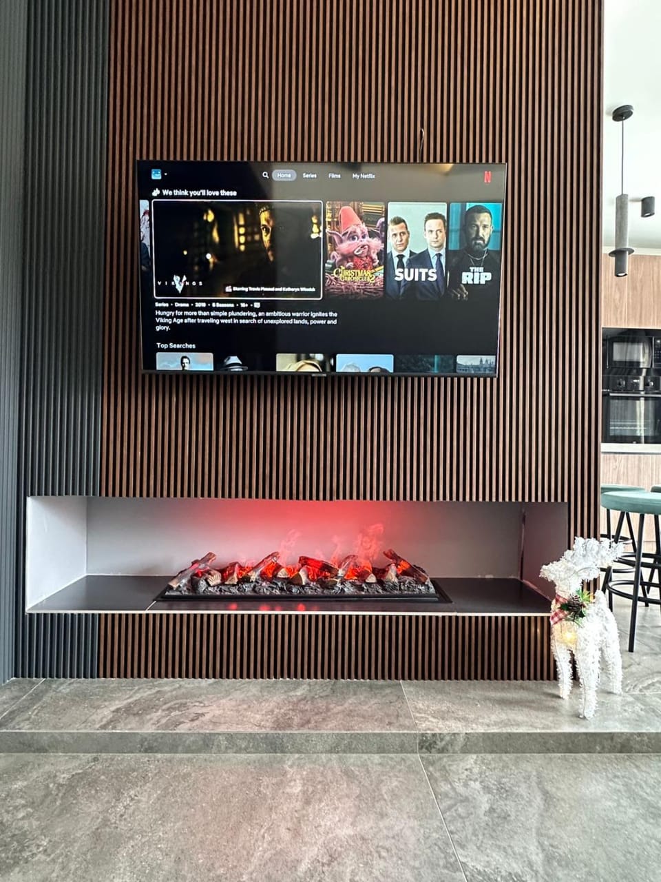 TV and multimedia, Living room, Seating area, Evening entertainment, fireplace