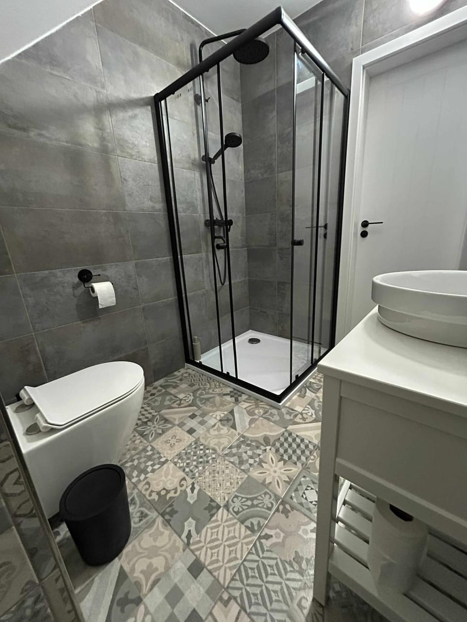 Shower, Toilet, Bathroom