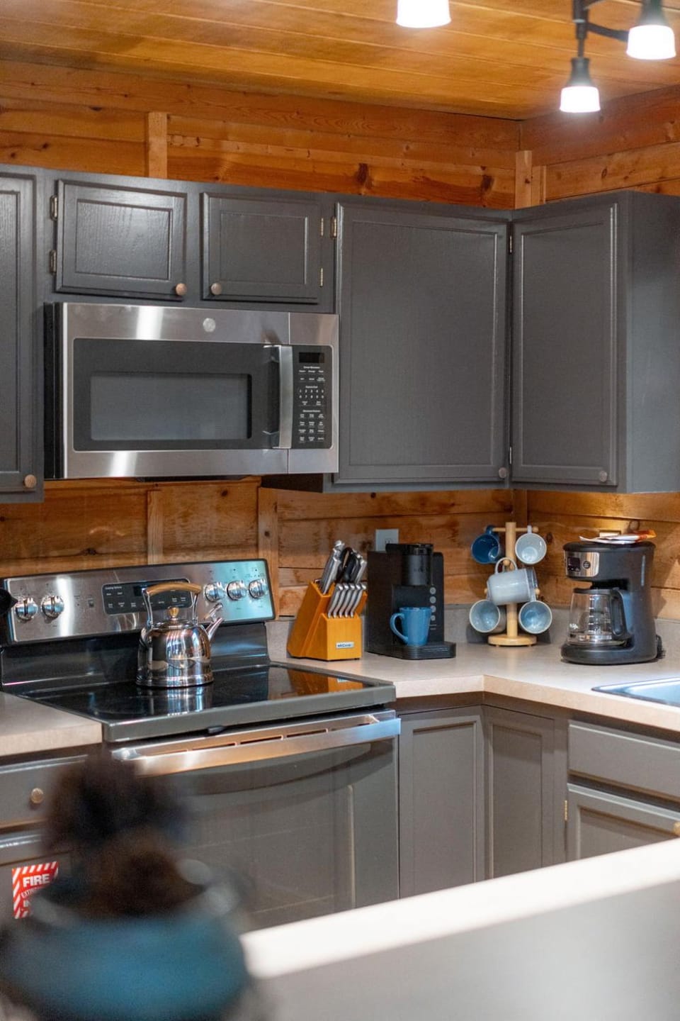 Little Woods Cabin Family Friendly with Games Cabin in Gatlinburg