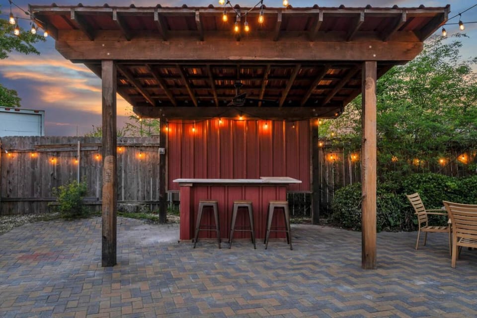 Cute and Cozy Abode with Pool and Hot Tub Access Hotel in New Orleans