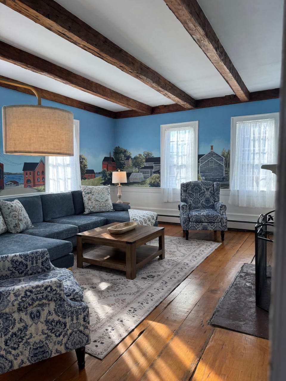 Coastal fun awaits at Castaway Cottage House in Eastport