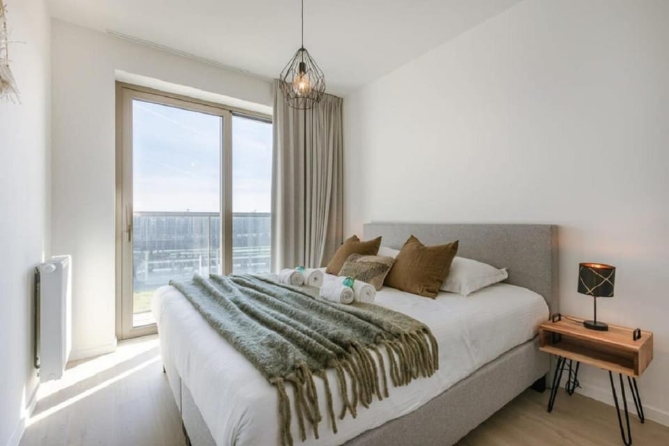 Bed, Balcony/Terrace, Photo of the whole room, Bedroom