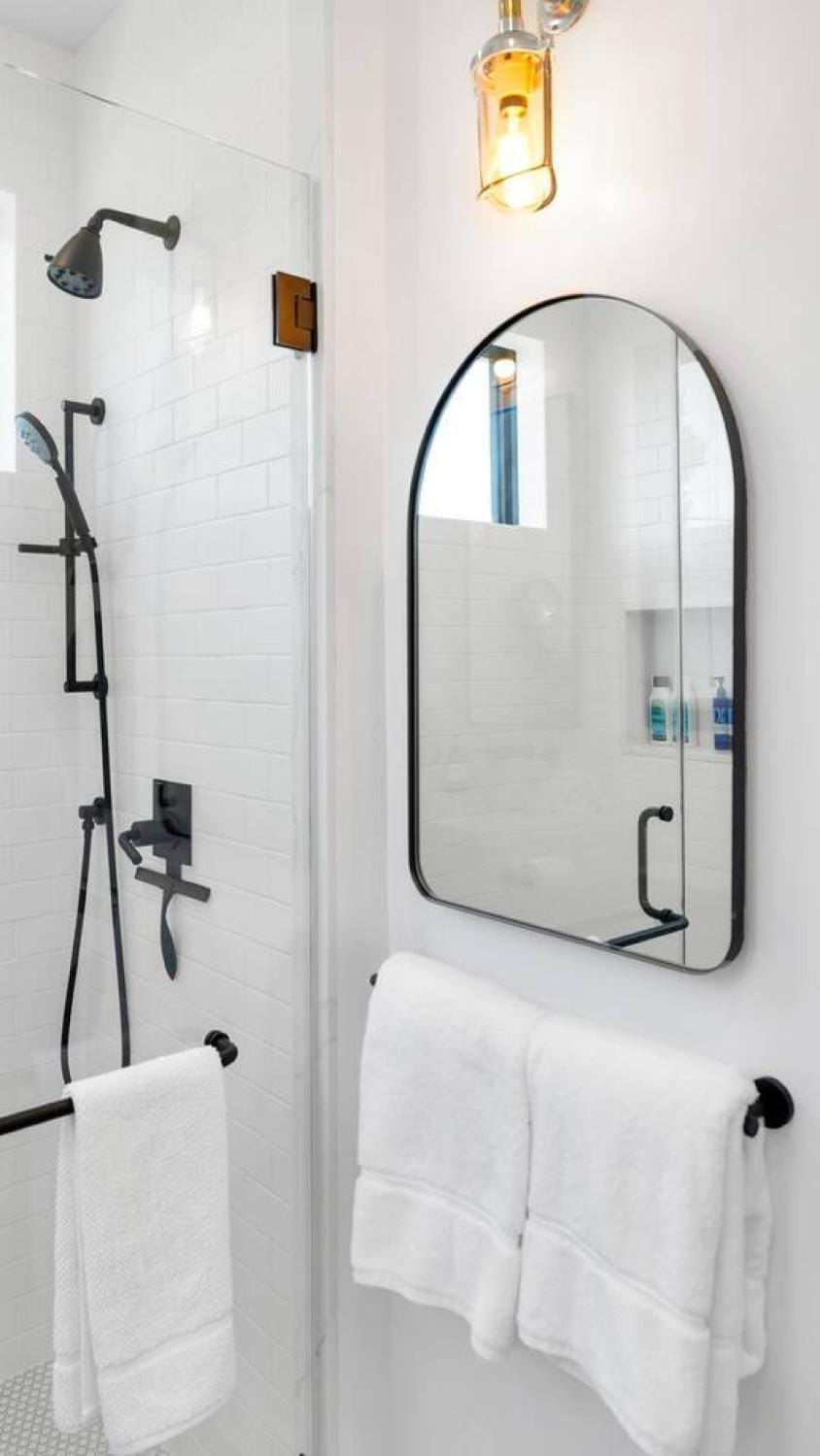 NEW Venice Rose Ave Retreat with Sunset Deck Apartment in Venice Beach