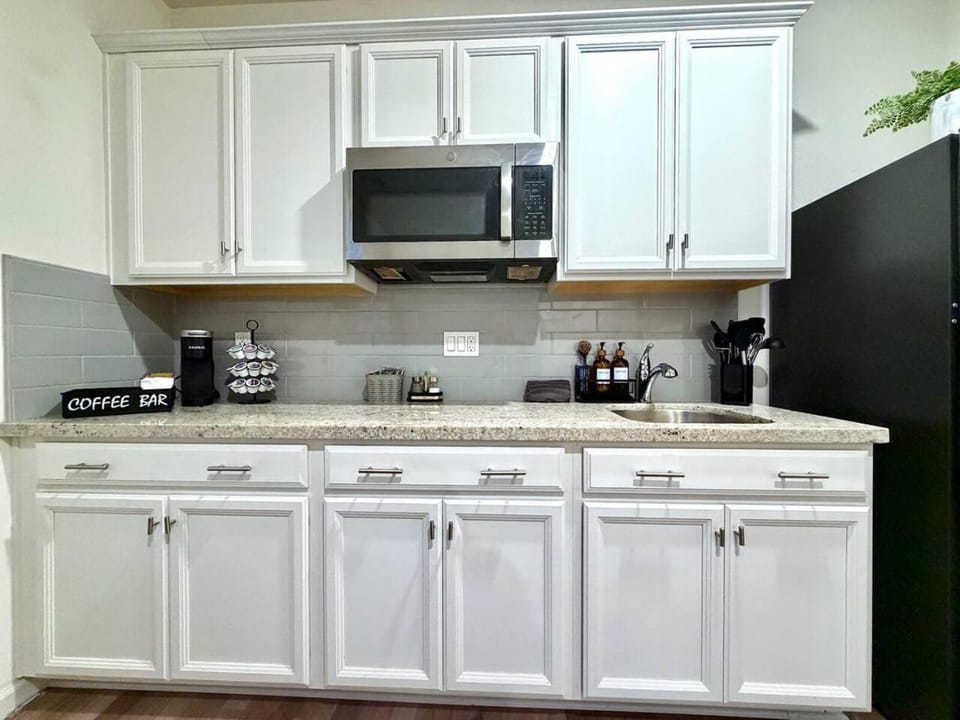 Attached Guest House House in Woodland