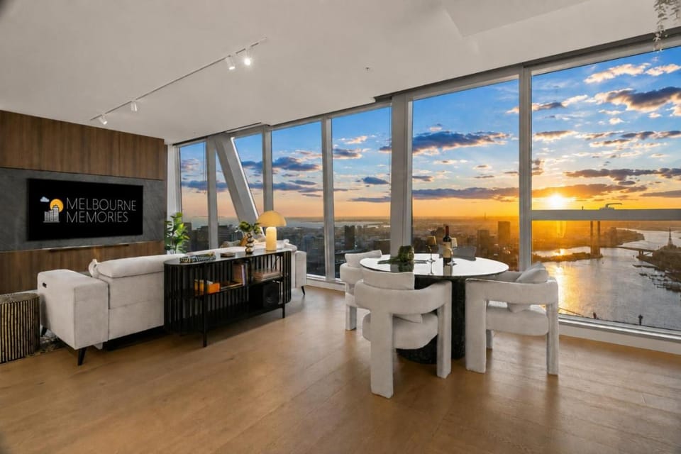 Dining area, Sunrise