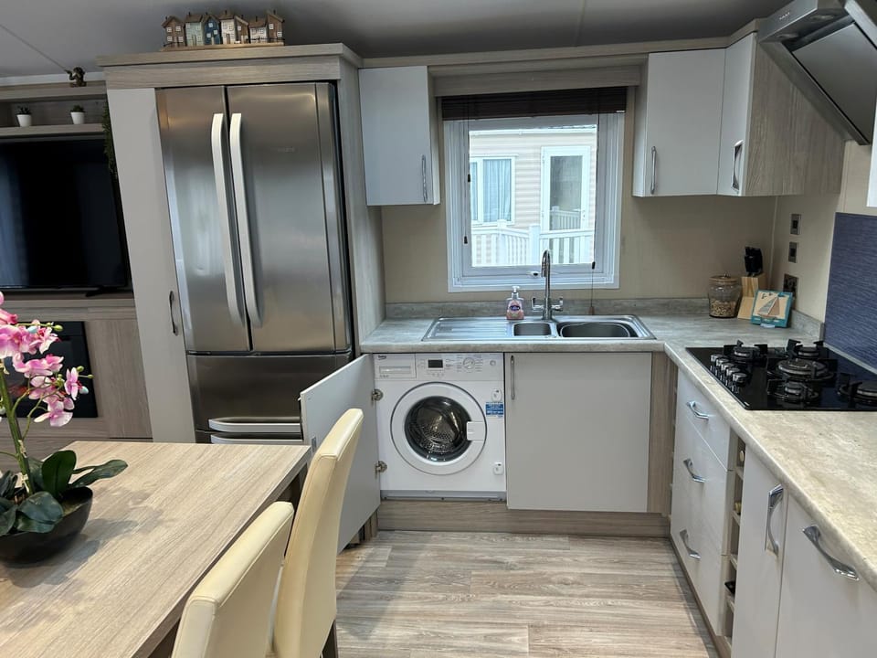 Tulip 10, Oakdene Forest Park , passes included Campground/ 
RV Resort in East Dorset District
