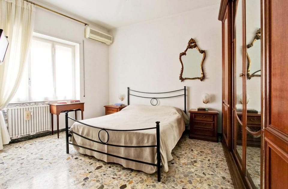 Bed, Bathroom, Bedroom, towels