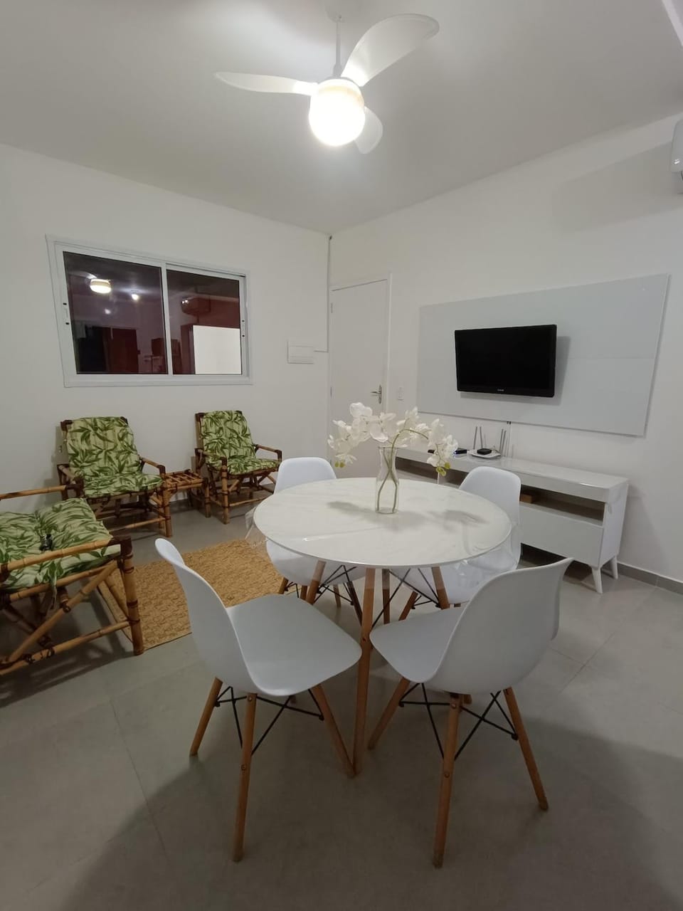 Living room, Dining area