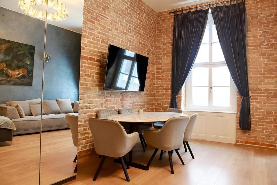 TV and multimedia, Dining area