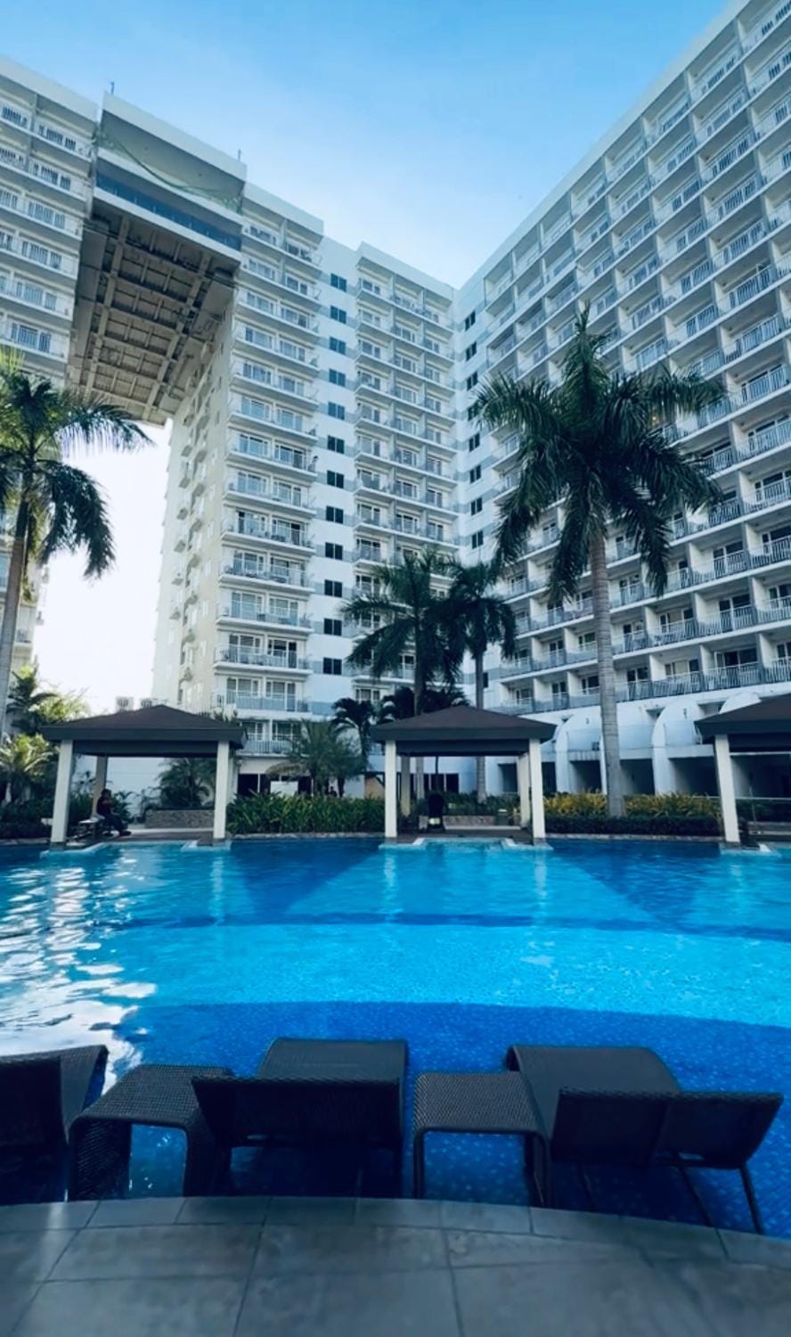 Shell Residences Hotel in Pasay