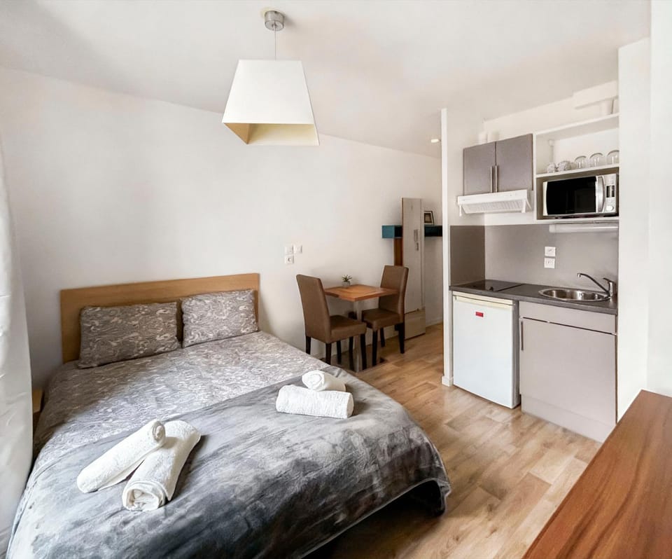 Bed, Photo of the whole room