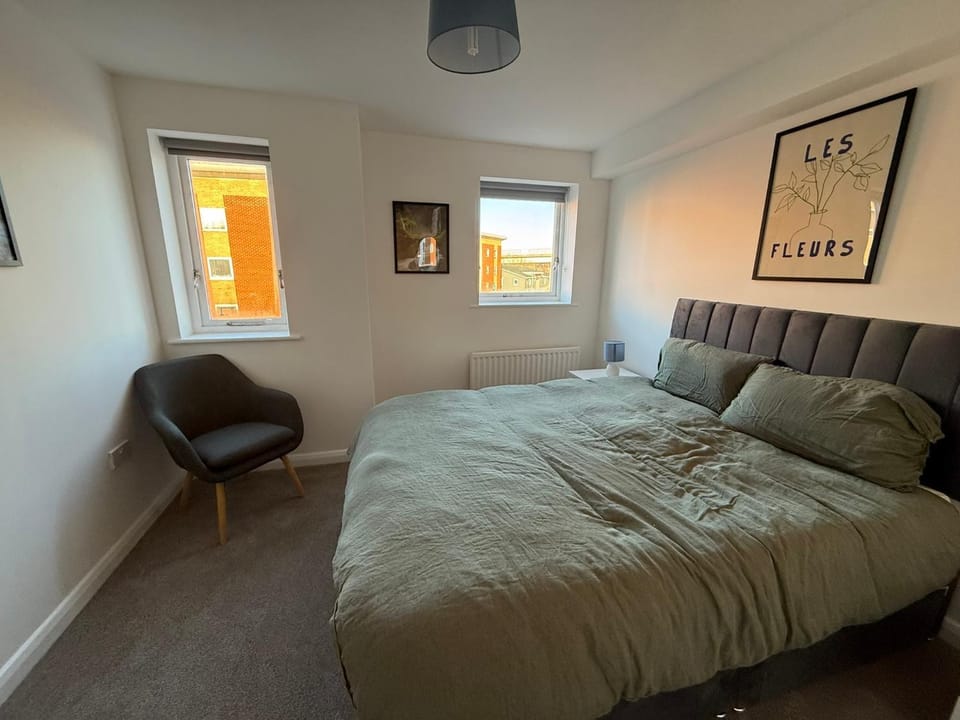 Modern 2BDR Flat in East London Near Beckton DLR Apartment in London