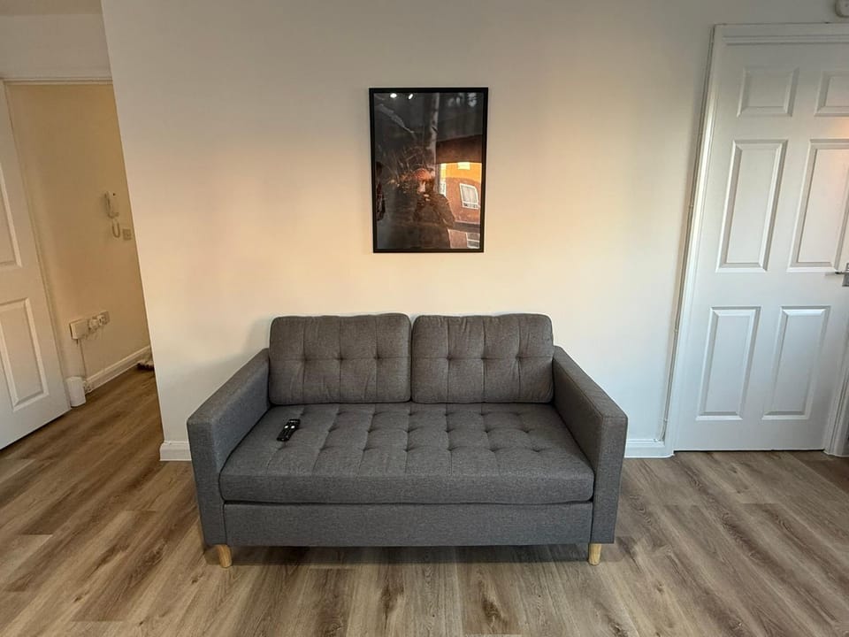 Modern 2BDR Flat in East London Near Beckton DLR Apartment in London