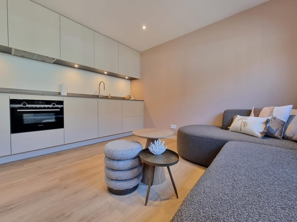 Seating area, kitchen