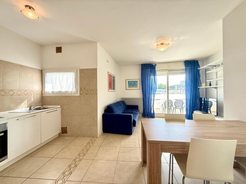 Living room, Seating area, kitchen