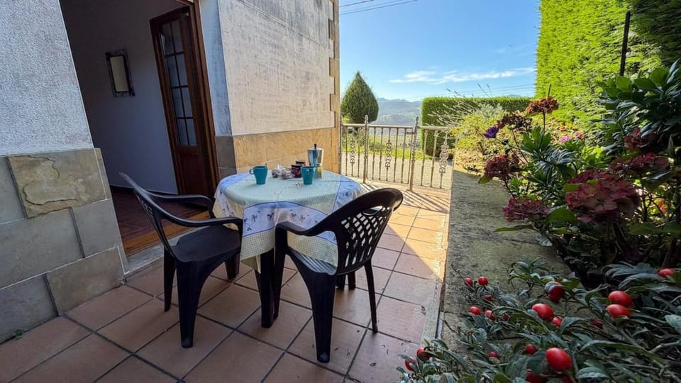 Apartmento Rural Sanvi B - Terrace and Views of the Picos de Europa Apartment in Western coast of Cantabria