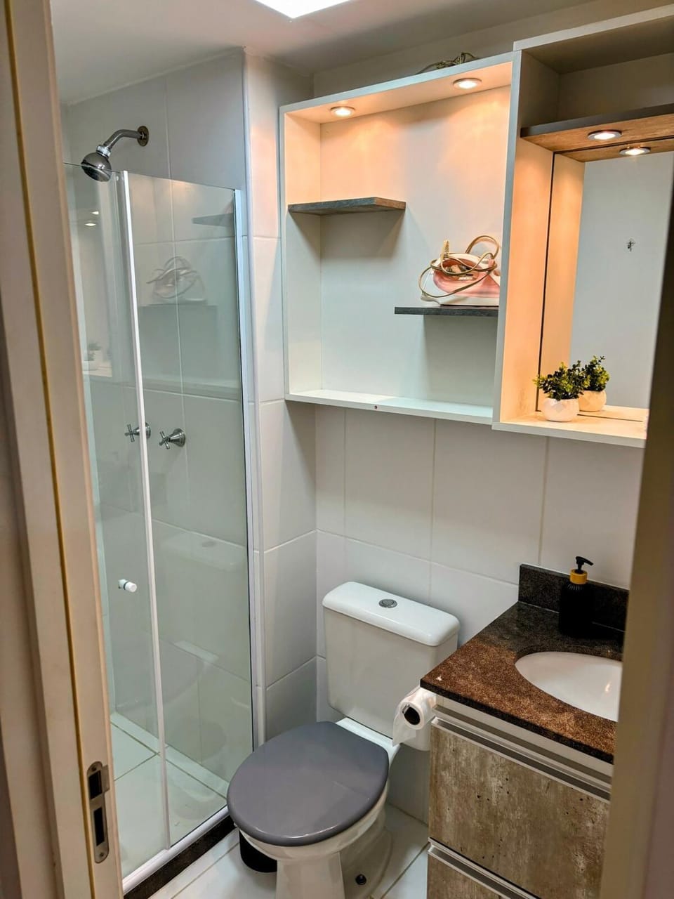 Shower, Toilet, Bathroom