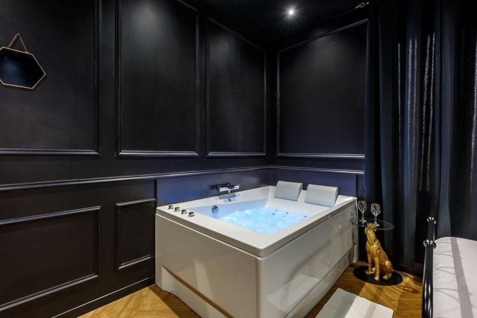 Le Spa Nocturne Apartment in Rouen
