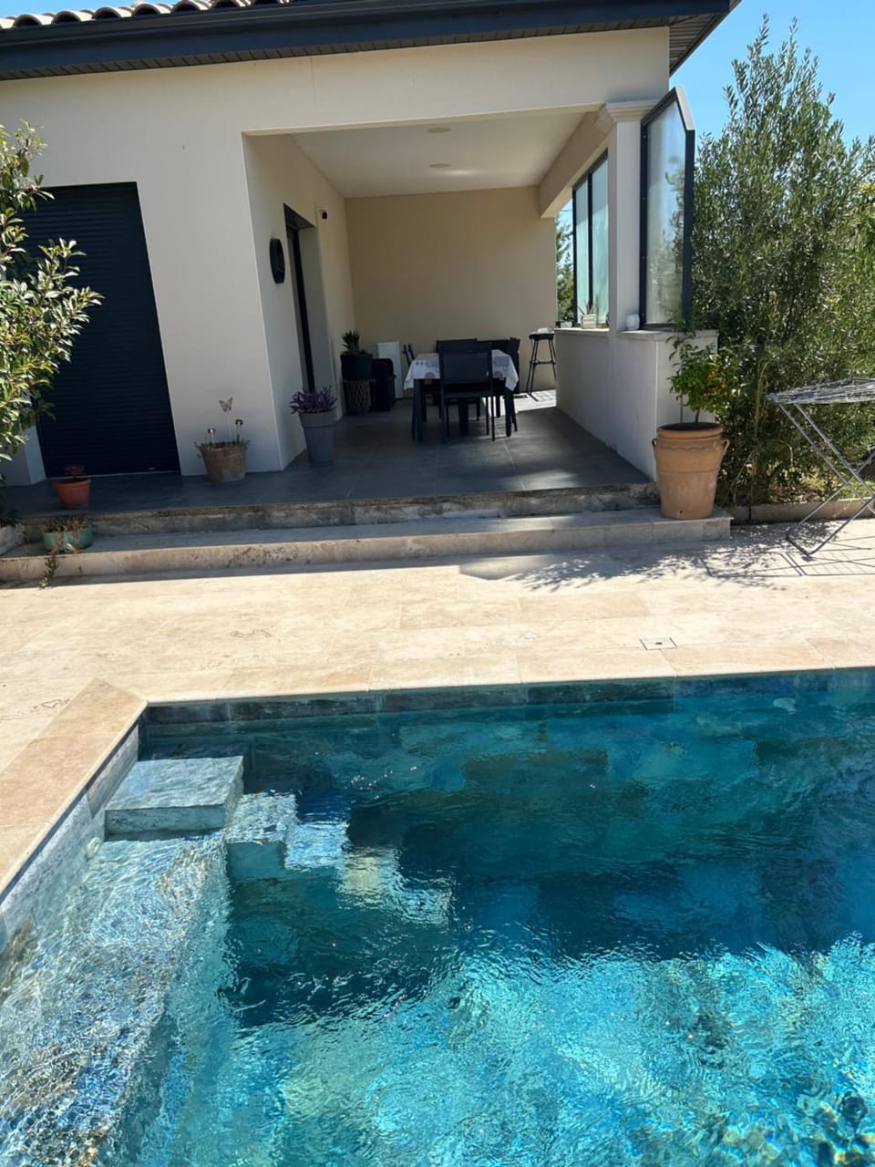 Agréable Villa avec piscine privée dans résidence Villa in Pont-Saint-Esprit