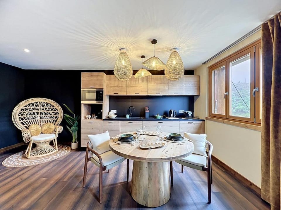 Refuge Tropical - suite pour couple avec balnéo 2 places et Cinema géant Apartment in La Bresse