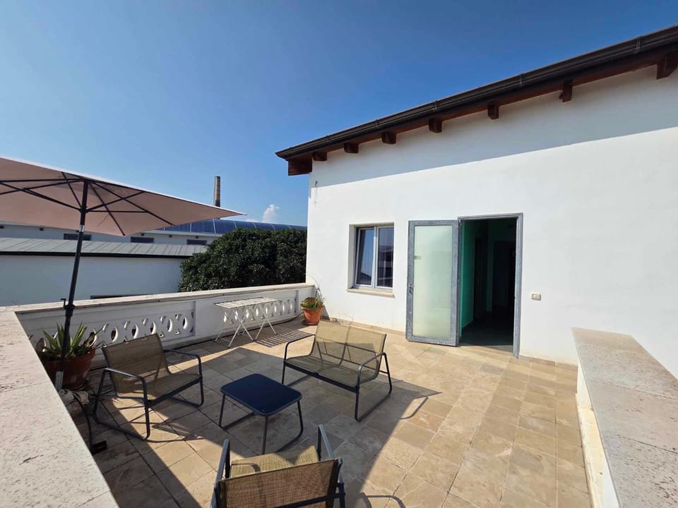 Dimora d'Arte Speciale Tarshito Apartment in Bari