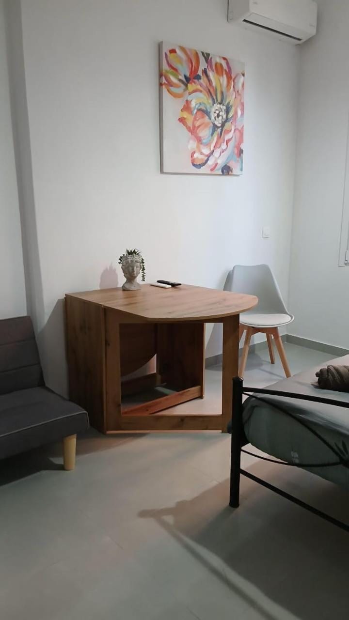 Athens Apartments, Piraeus Port Apartment in Athens