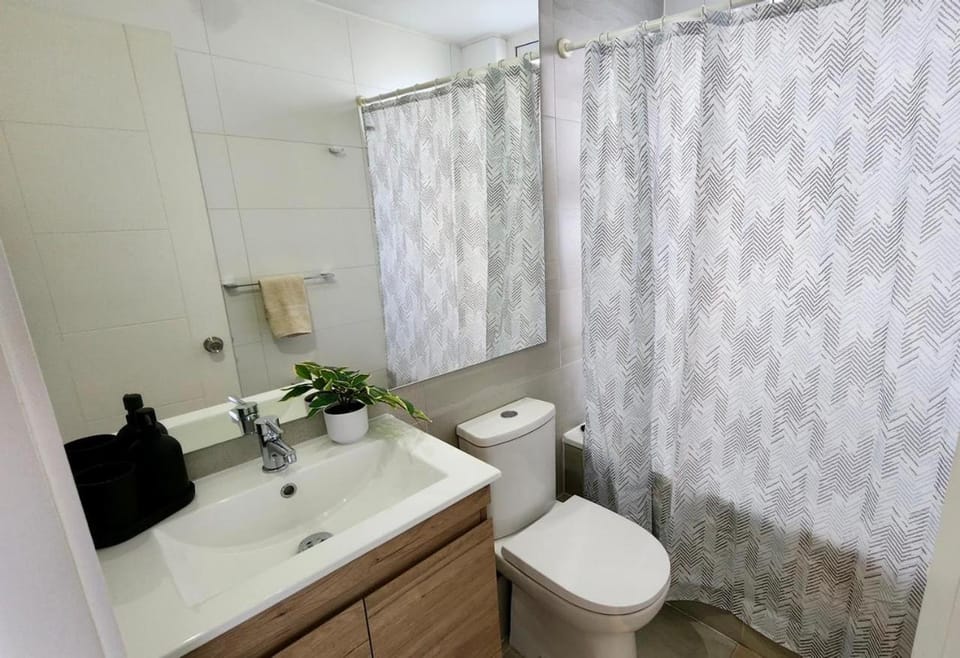 Aeropuerto a 10 min y Mall a 2, terraza BBQ, 3 hab Apartment in Santiago