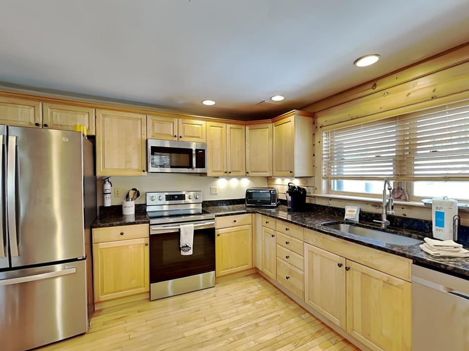Kitchen or kitchenette, microwave, oven, toaster, kitchen