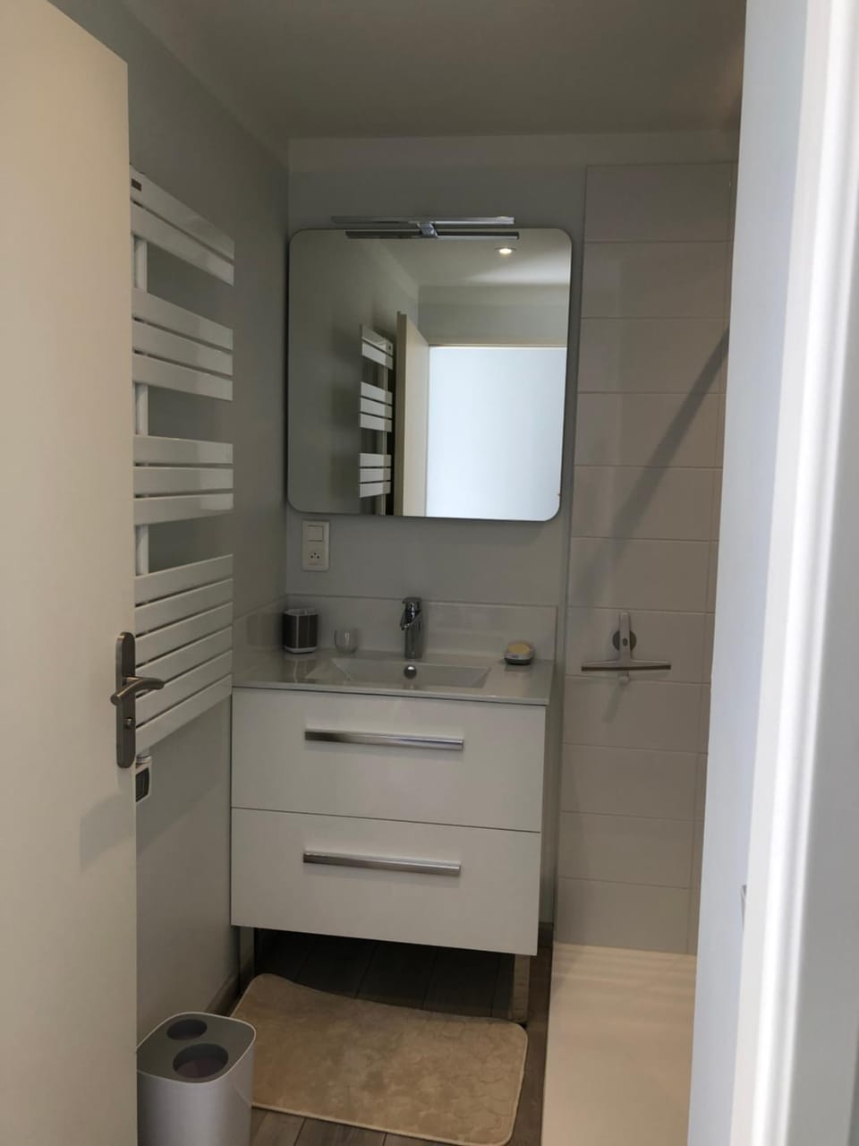 1 chambre indépendante dans maison Vacation rental in Tassin-la-Demi-Lune