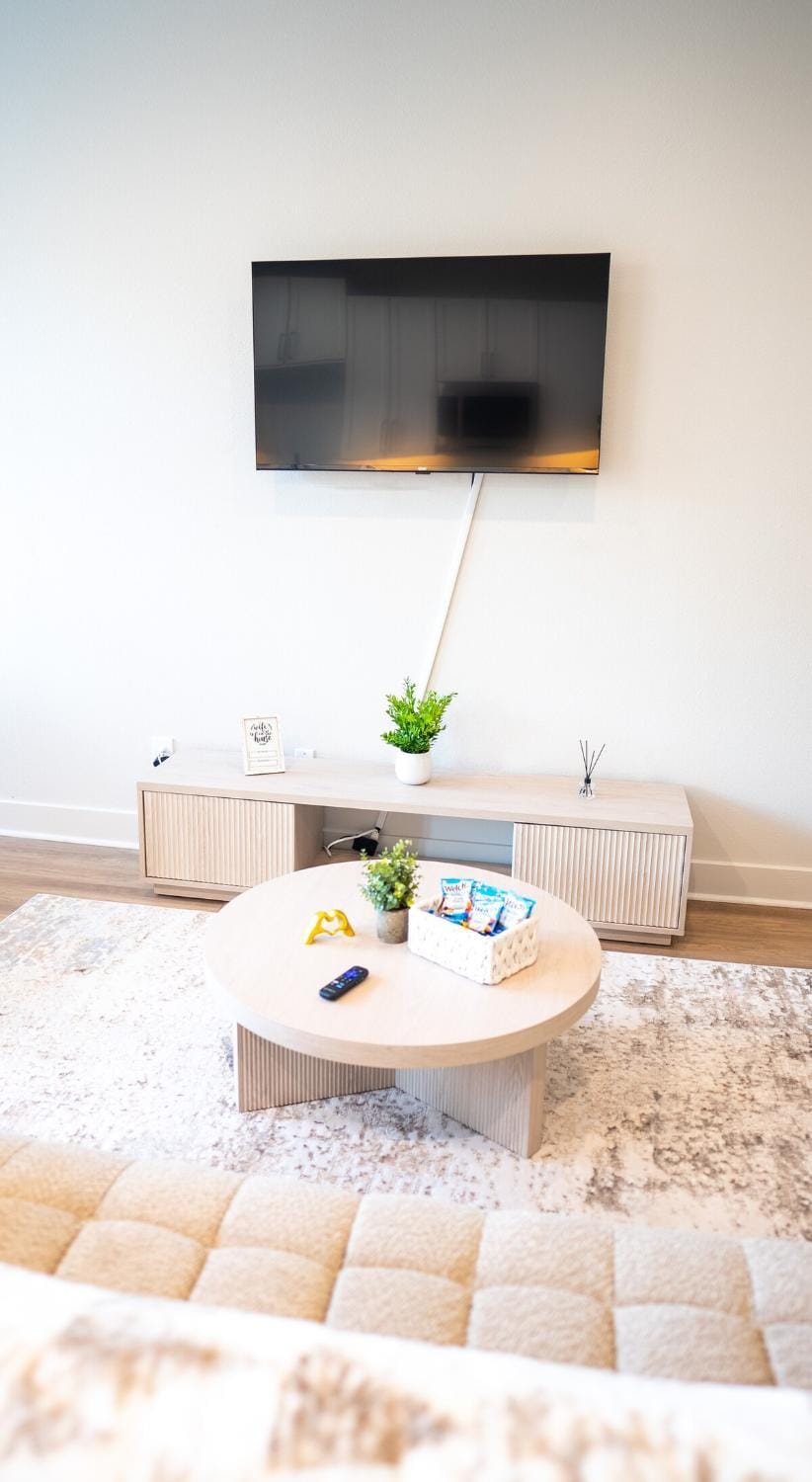 Modern Luxury Suite Deep Ellum Free Parking Apartment in Dallas