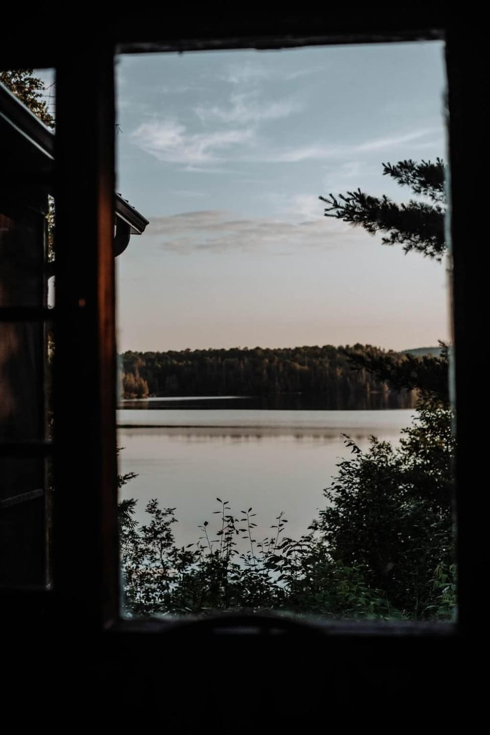 Morissette Base Camp - Lakeside Cozy Retreat for families and hikers Chalet in Ontario