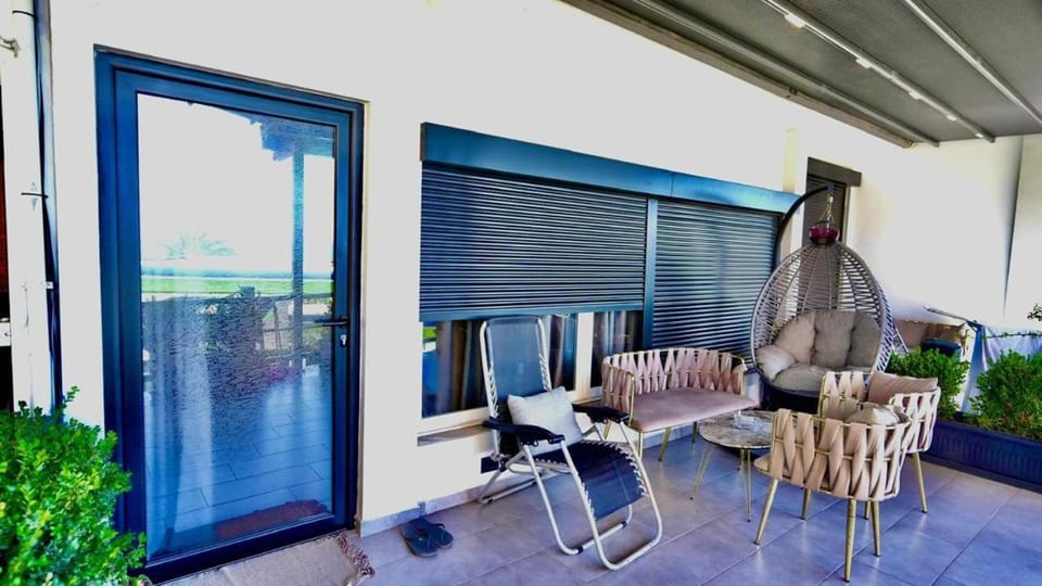 Day, Balcony/Terrace, Seating area