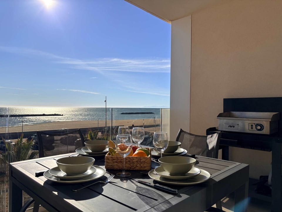 Valras-Loc Archipel Capri Jacuzzi with Sea View Apartment in Occitanie