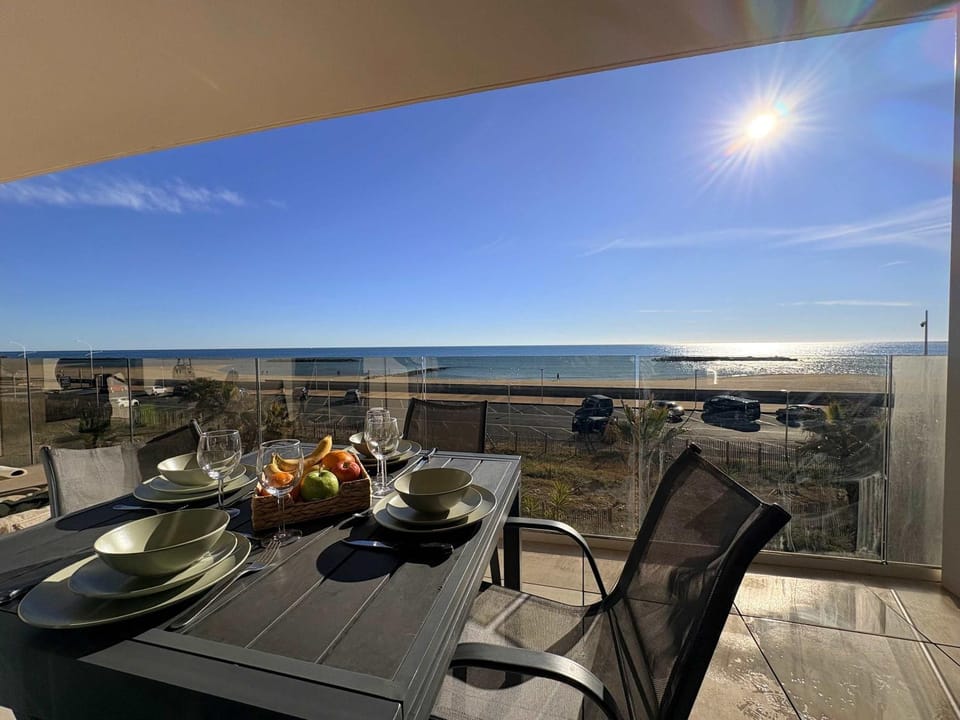 Valras-Loc Archipel Capri Jacuzzi with Sea View Apartment in Occitanie