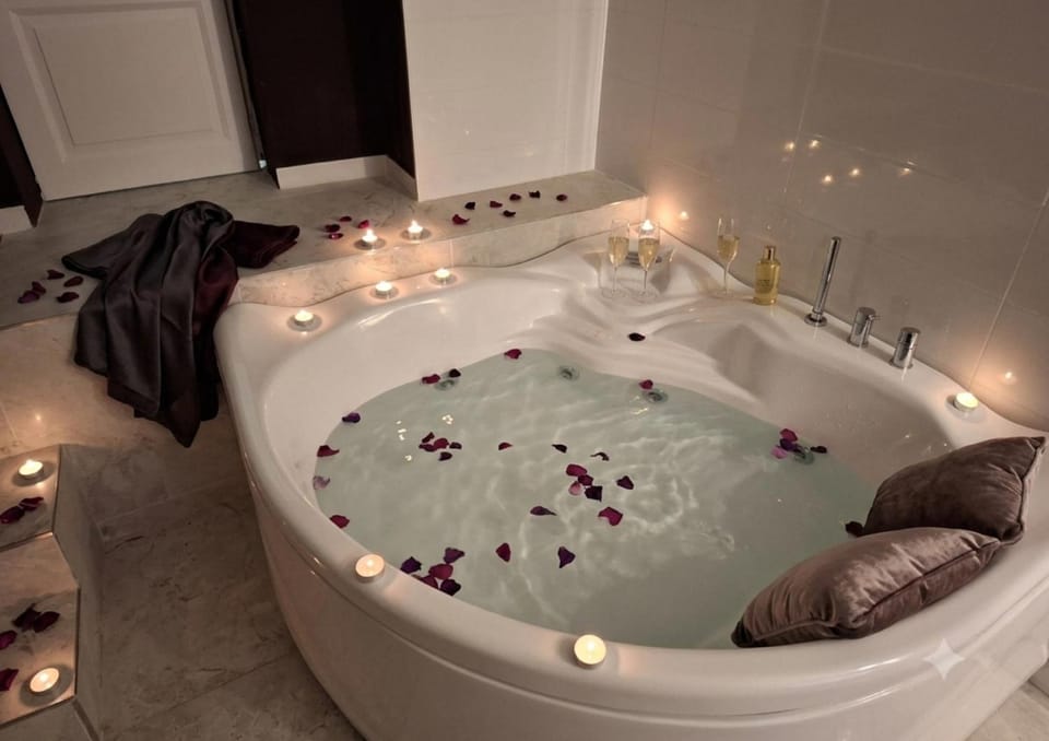 Hot Tub, Bathroom, Bath