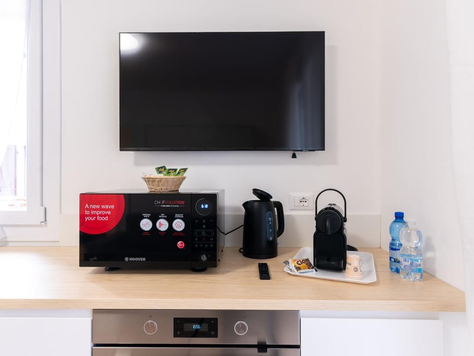 TV and multimedia, Coffee/tea facilities, Kitchen or kitchenette