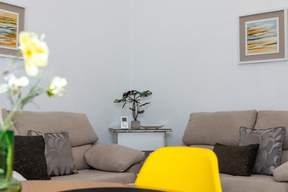Lounge or bar, Seating area