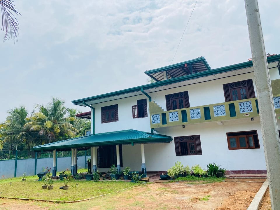 Ocean Breeze Guest House Bed and Breakfast in Dambulla
