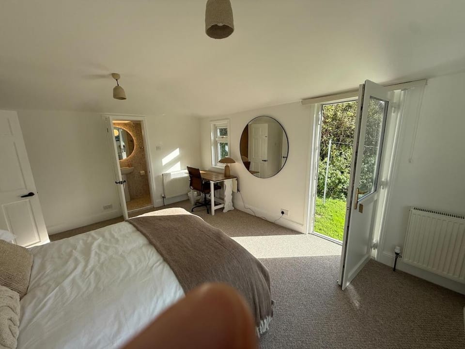 Clifftop Sanctury With Stunning Panoramic Bay View Villa in North Devon District