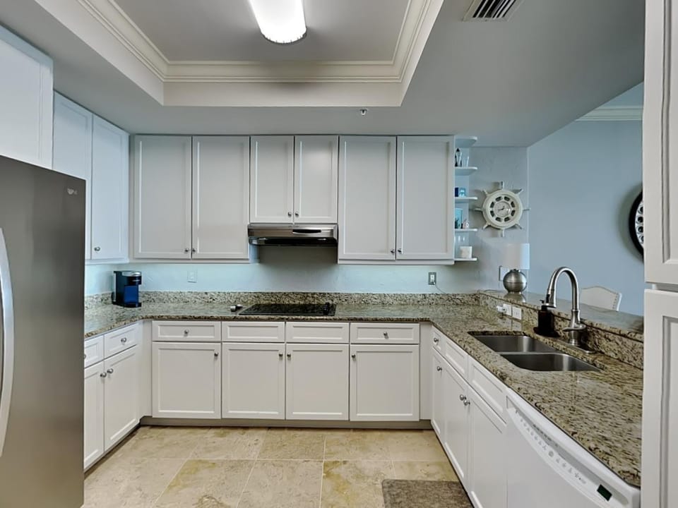 Kitchen or kitchenette, kitchen