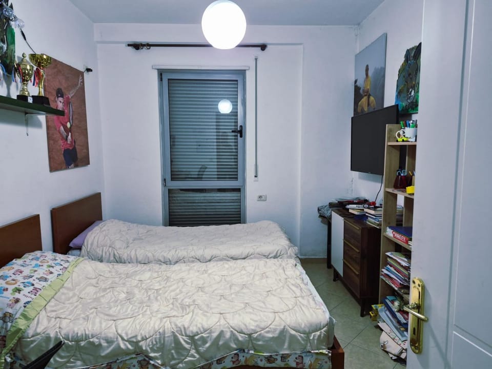 Bed, Photo of the whole room, wardrobe