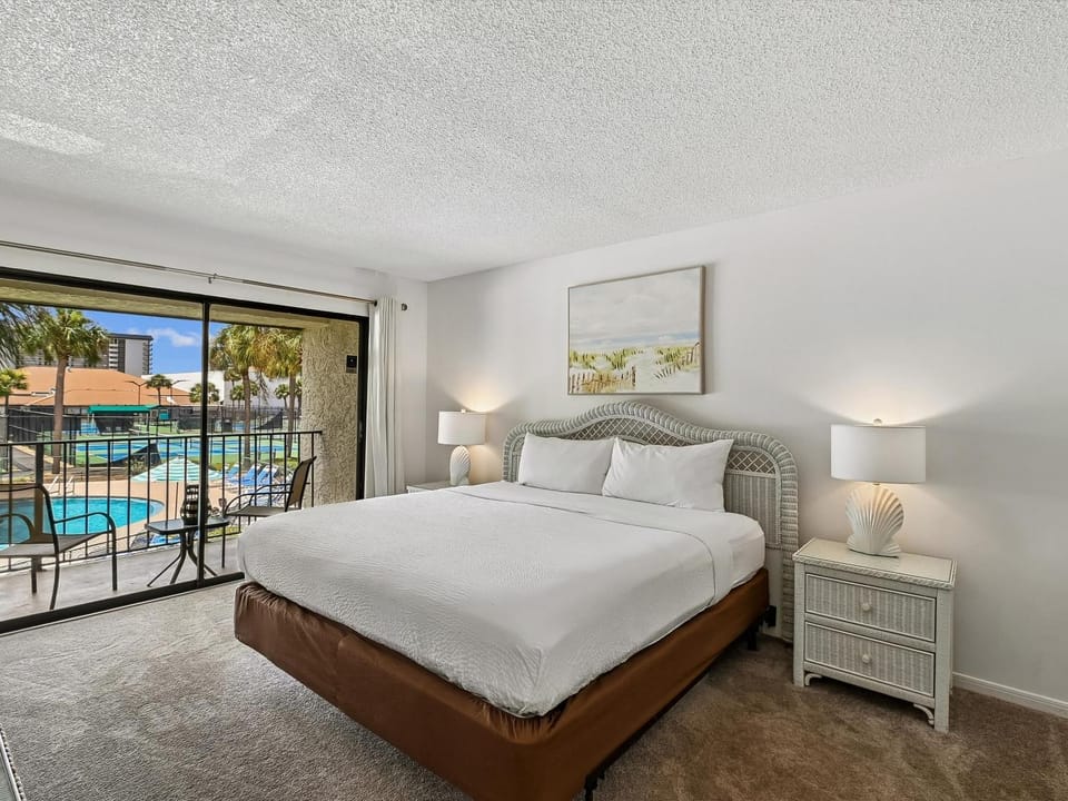 Bed, Balcony/Terrace, Bedroom, Pool view, Swimming pool