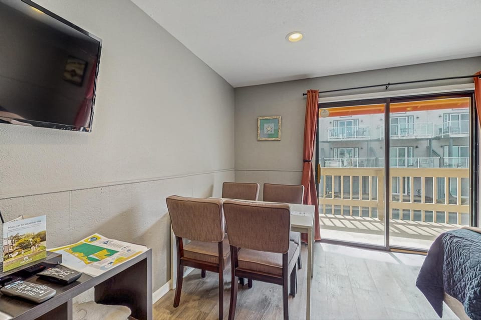 Sea Treasures Inn #205 House in Rockaway Beach