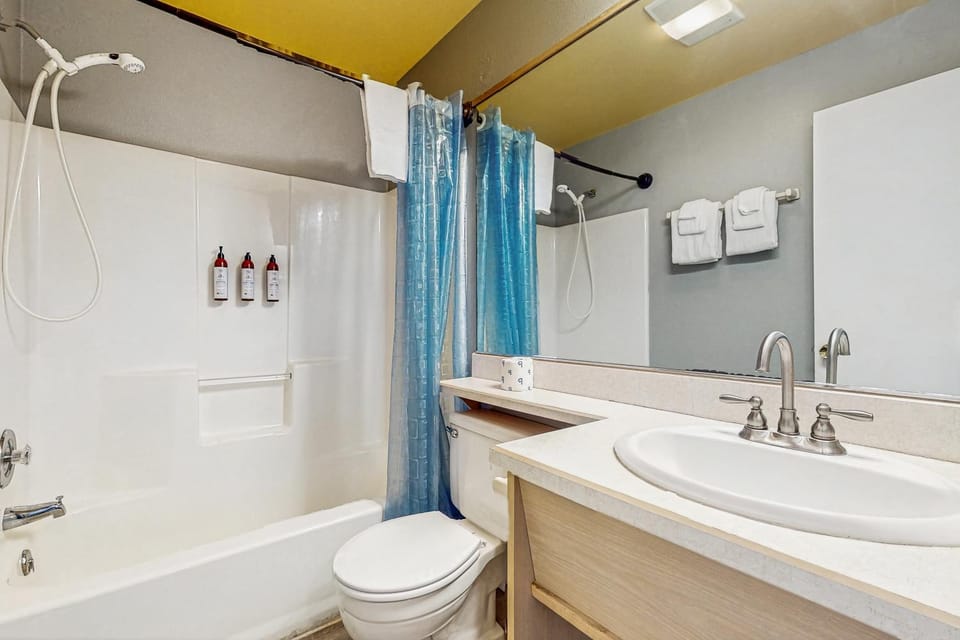 Sea Treasures Inn #205 House in Rockaway Beach