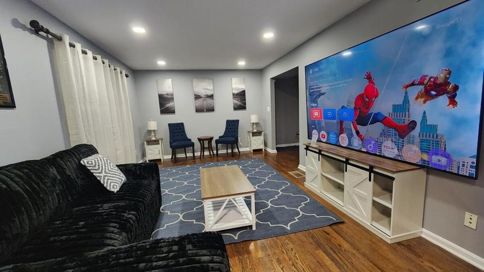 Communal lounge/ TV room, TV and multimedia, Living room, Seating area
