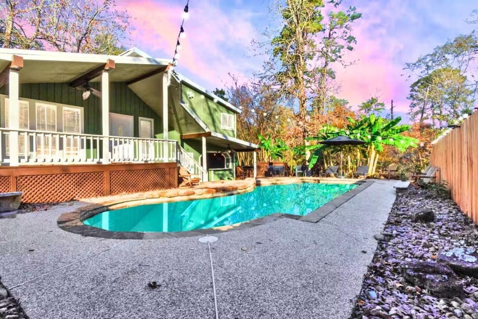 Property building, Spring, Garden view, Pool view, Swimming pool, Swimming pool