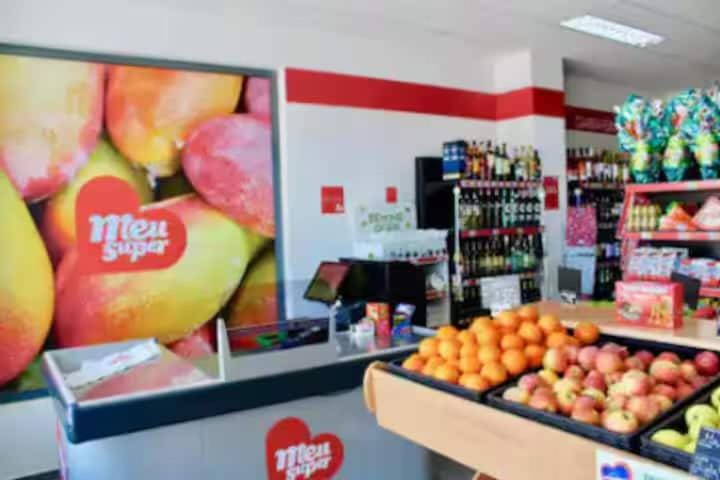 Supermarket/grocery shop