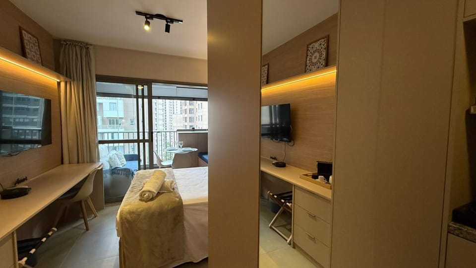 Bed, TV and multimedia, Living room, Photo of the whole room, Bedroom