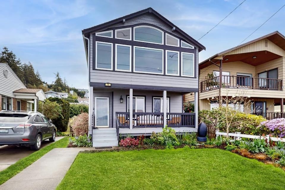 Luba's Beach House House in Camano Island